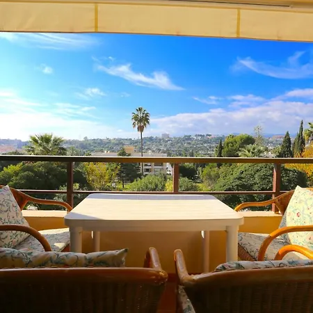 Aloha Towers Golf Apt